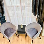 Moondayhomes - Toplocation I 4Persons I Gallery Maisonette Boutique Apartment Pera
