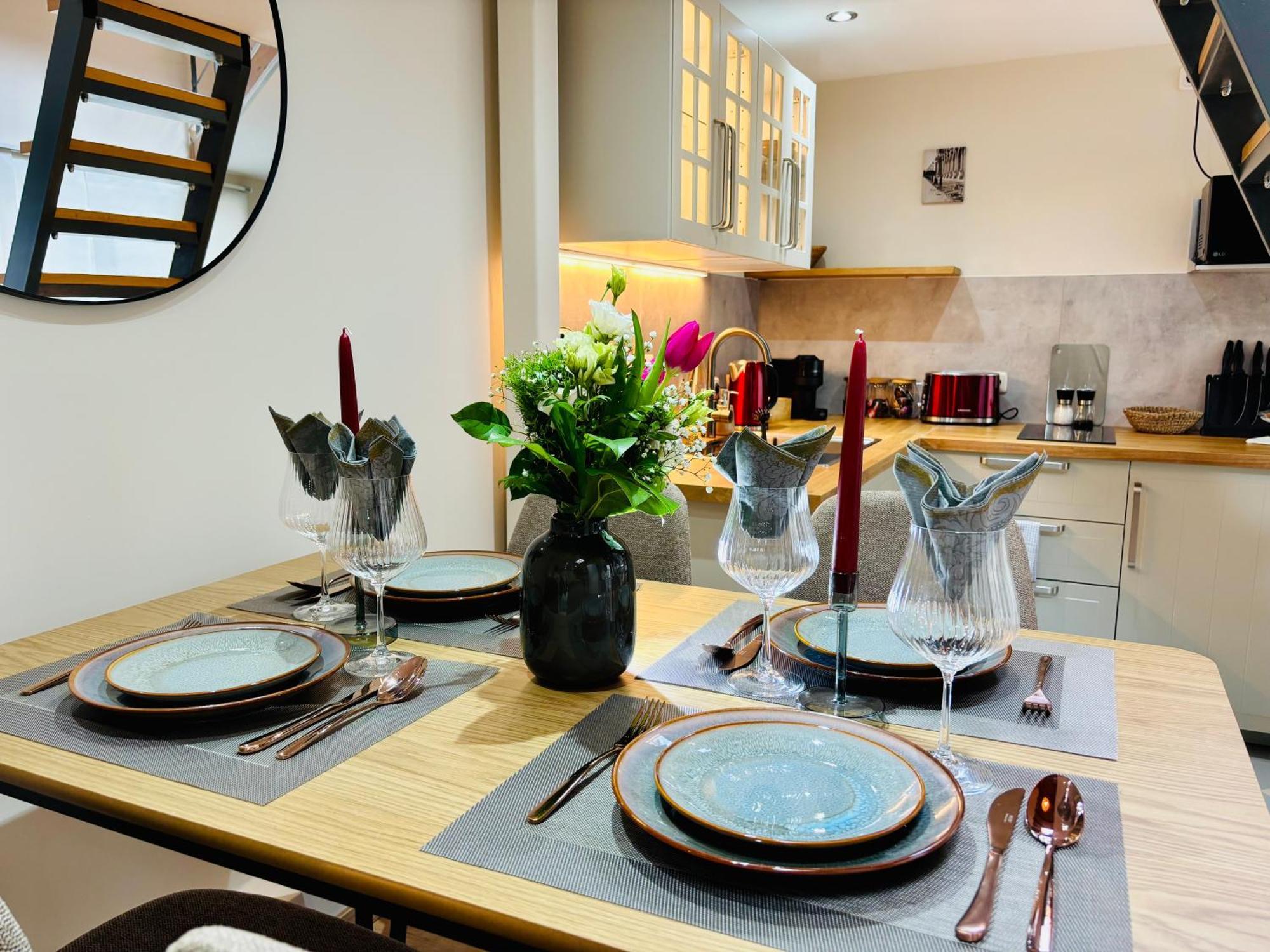 Moondayhomes - Toplocation I 4persons I Gallery Maisonette Boutique Pera Apartment