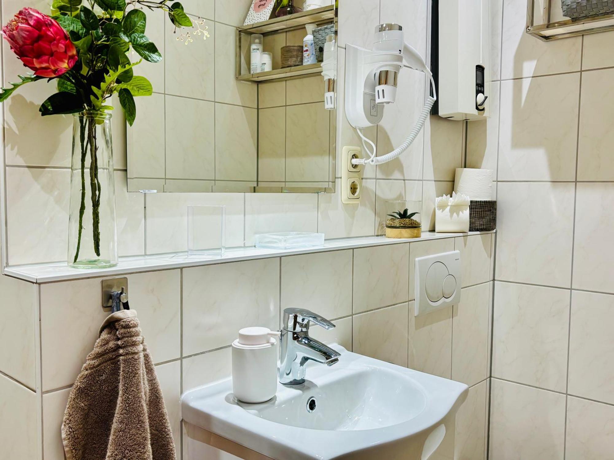 Moondayhomes - Toplocation I 4persons I Gallery Maisonette Boutique Pera Apartment *