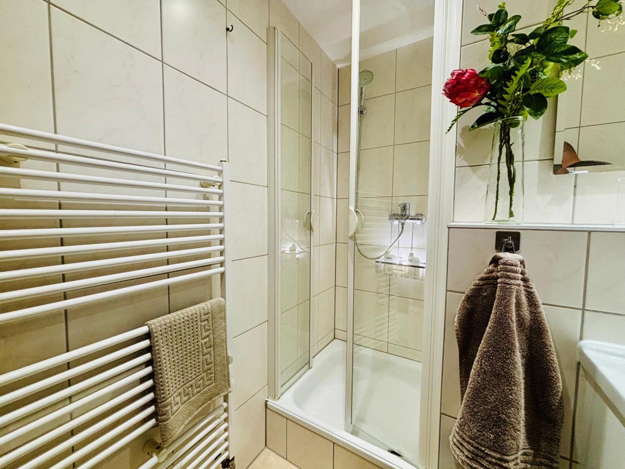 Moondayhomes - Toplocation I 4persons I Gallery Maisonette Boutique Pera *