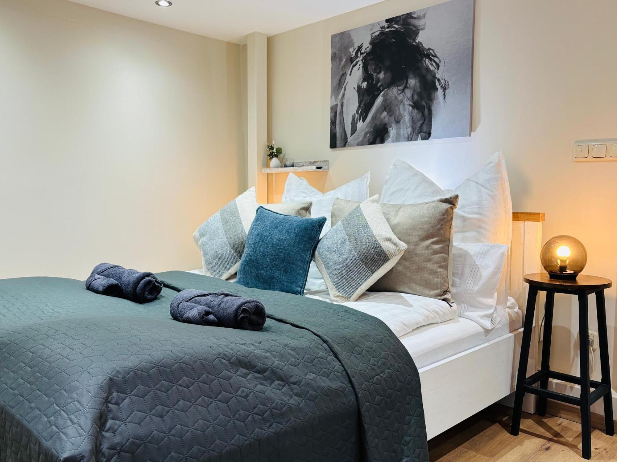 Moondayhomes - Toplocation I 4persons I Gallery Maisonette Boutique Pera