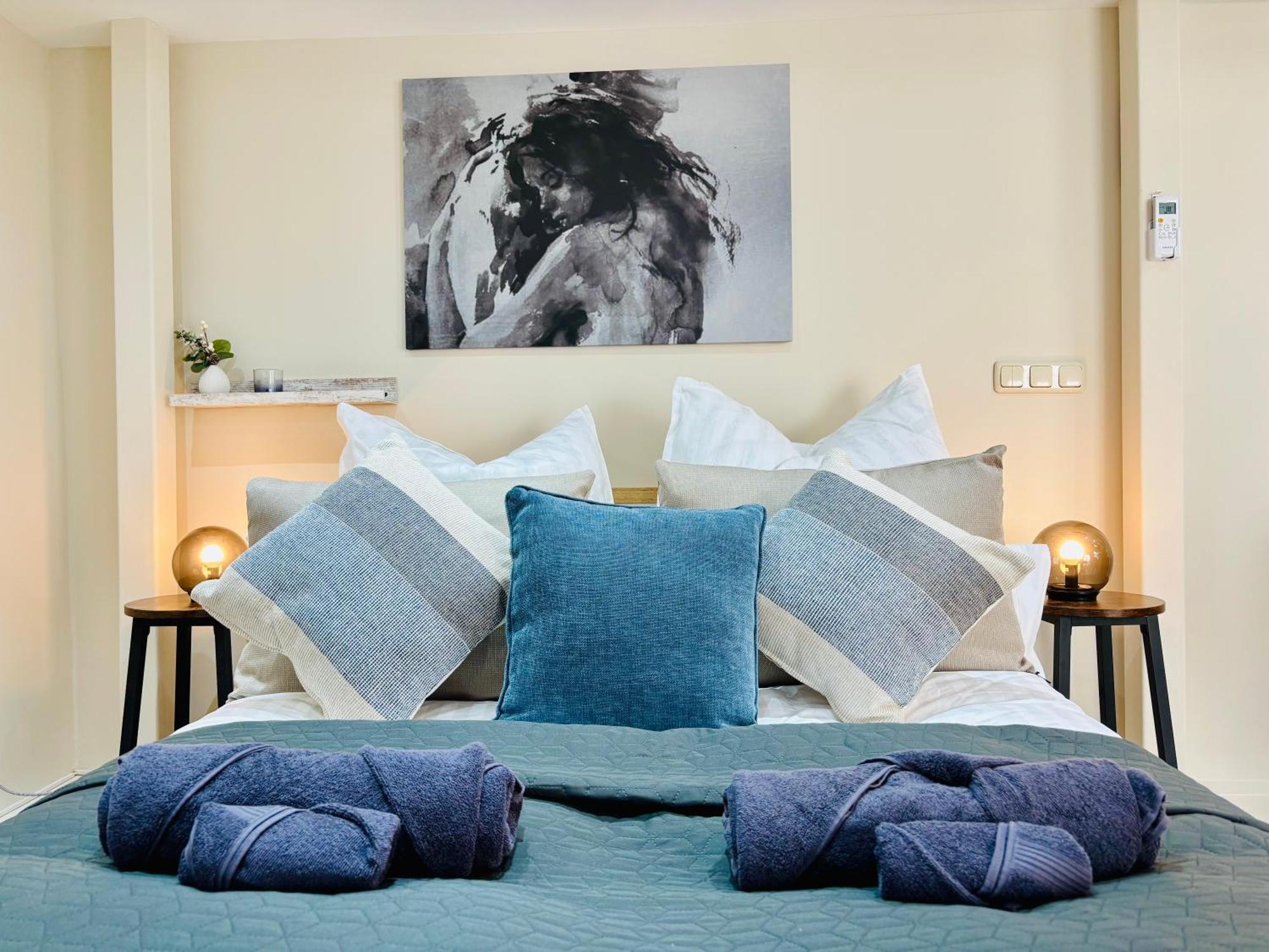 Moondayhomes - Toplocation I 4persons I Gallery Maisonette Boutique Pera